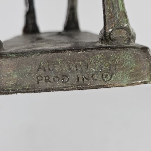 Vintage Austin Productions Boxer Dog Statue *FLAW* *Repaired* - Picture 8 of 16